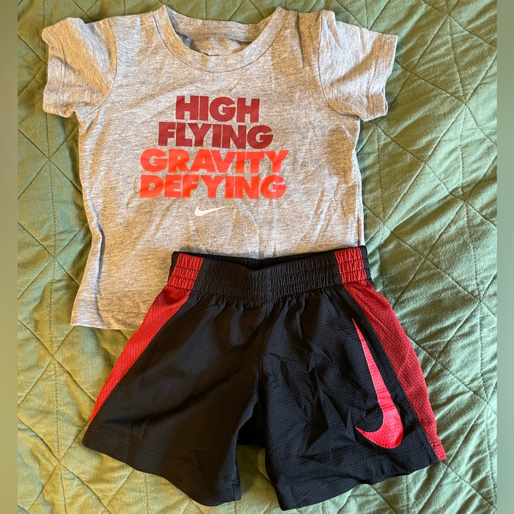 Kids/Toddler Boys Nike 18M athletic matching set